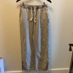 Pilcro acid wash soft stretchy elastic waist wide leg jeans